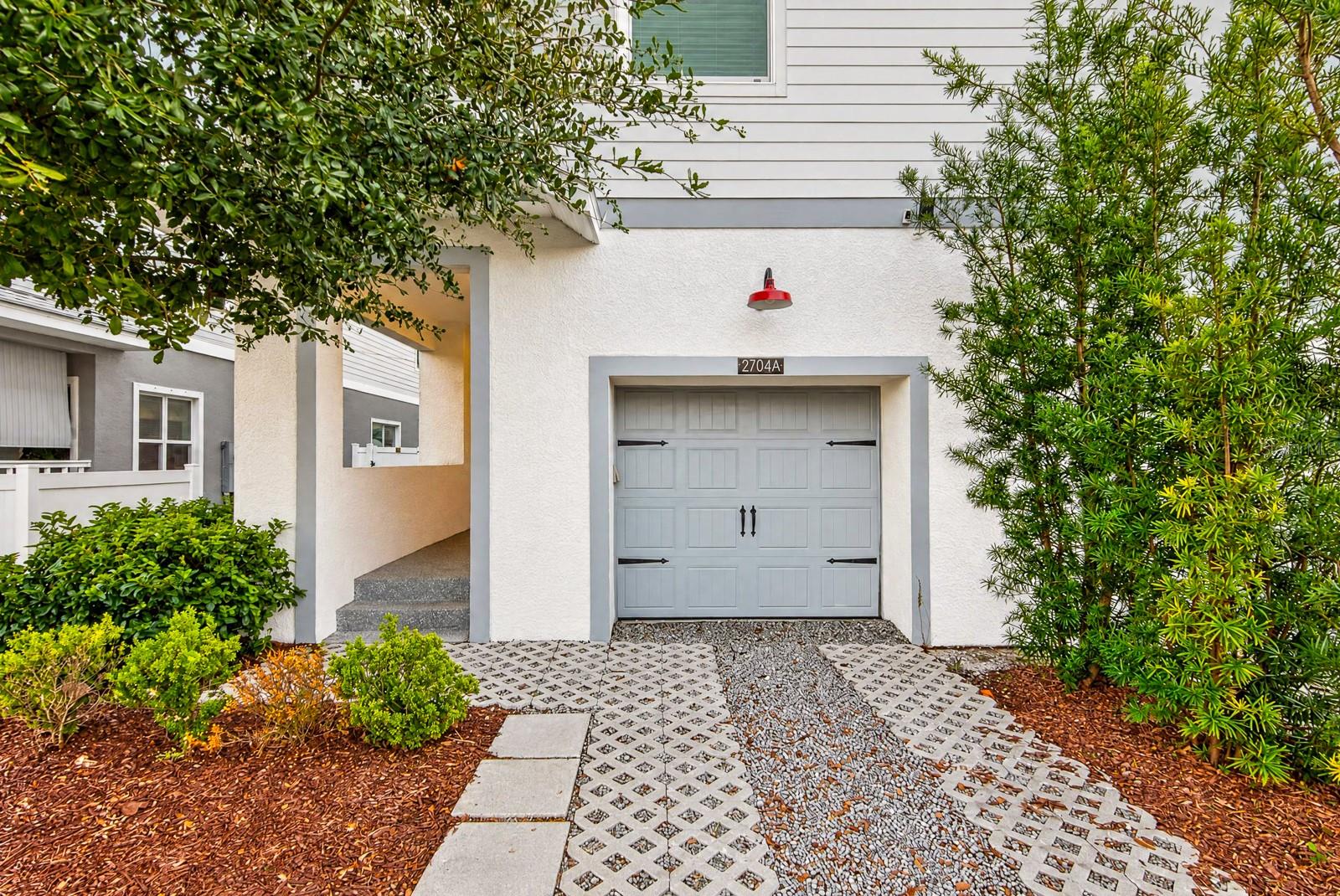 2704 W GRAY ST #A — photo 2