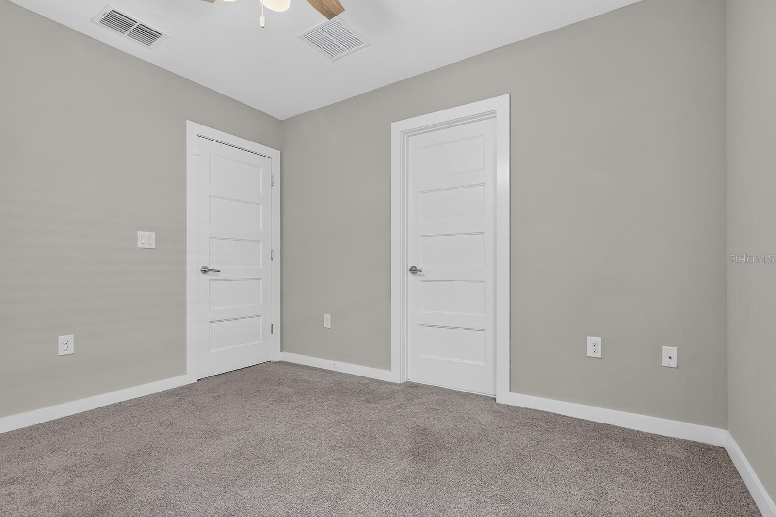 2704 W GRAY ST #A — photo 37