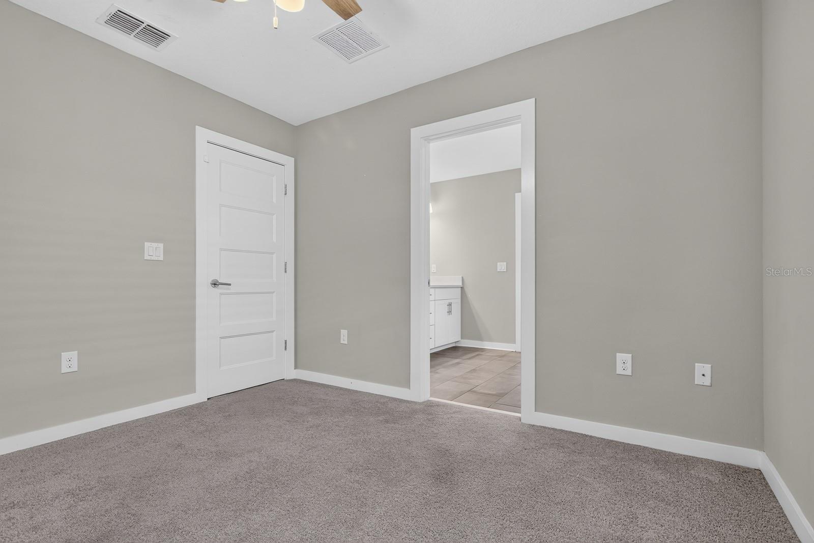 2704 W GRAY ST #A — photo 40