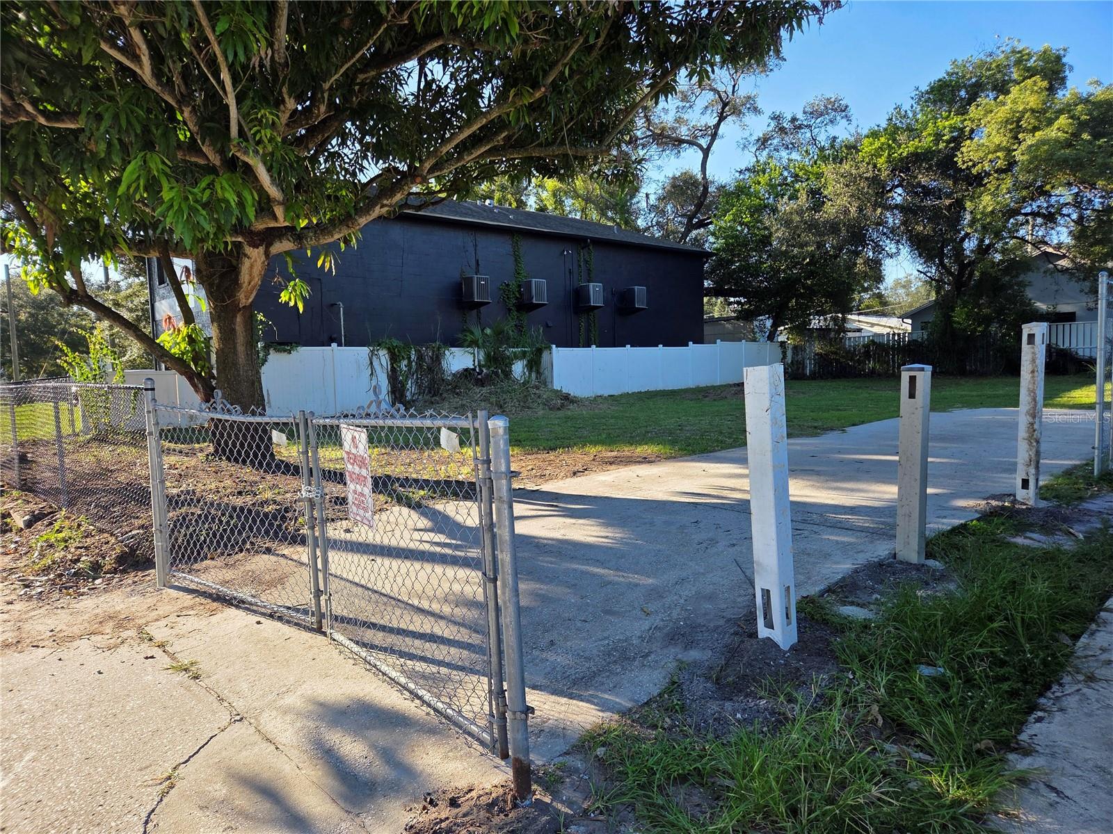 2406 DR MARTIN LUTHER KING JR BLVD — photo 4