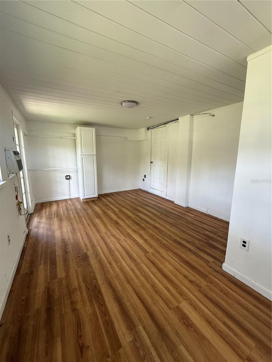 3006 N ORIENTE AVE — photo 7