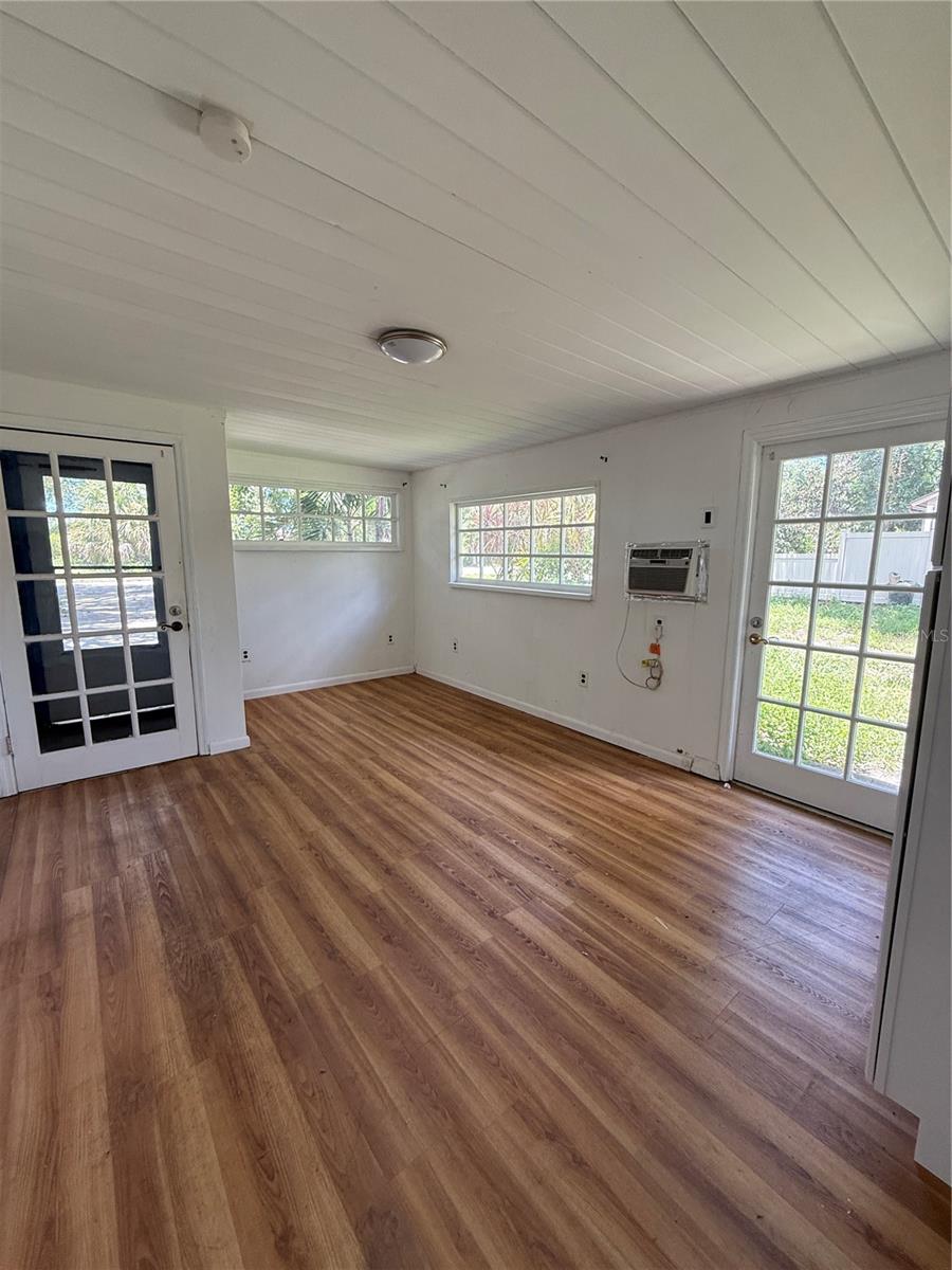 3006 N ORIENTE AVE — photo 6