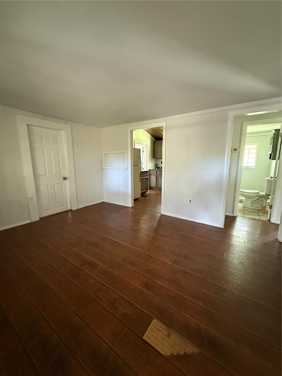 3006 N ORIENTE AVE — photo 3