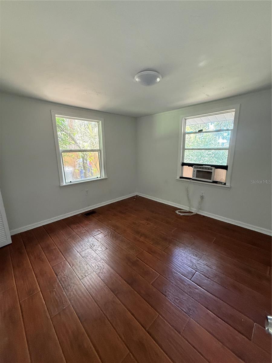 3006 N ORIENTE AVE — photo 4