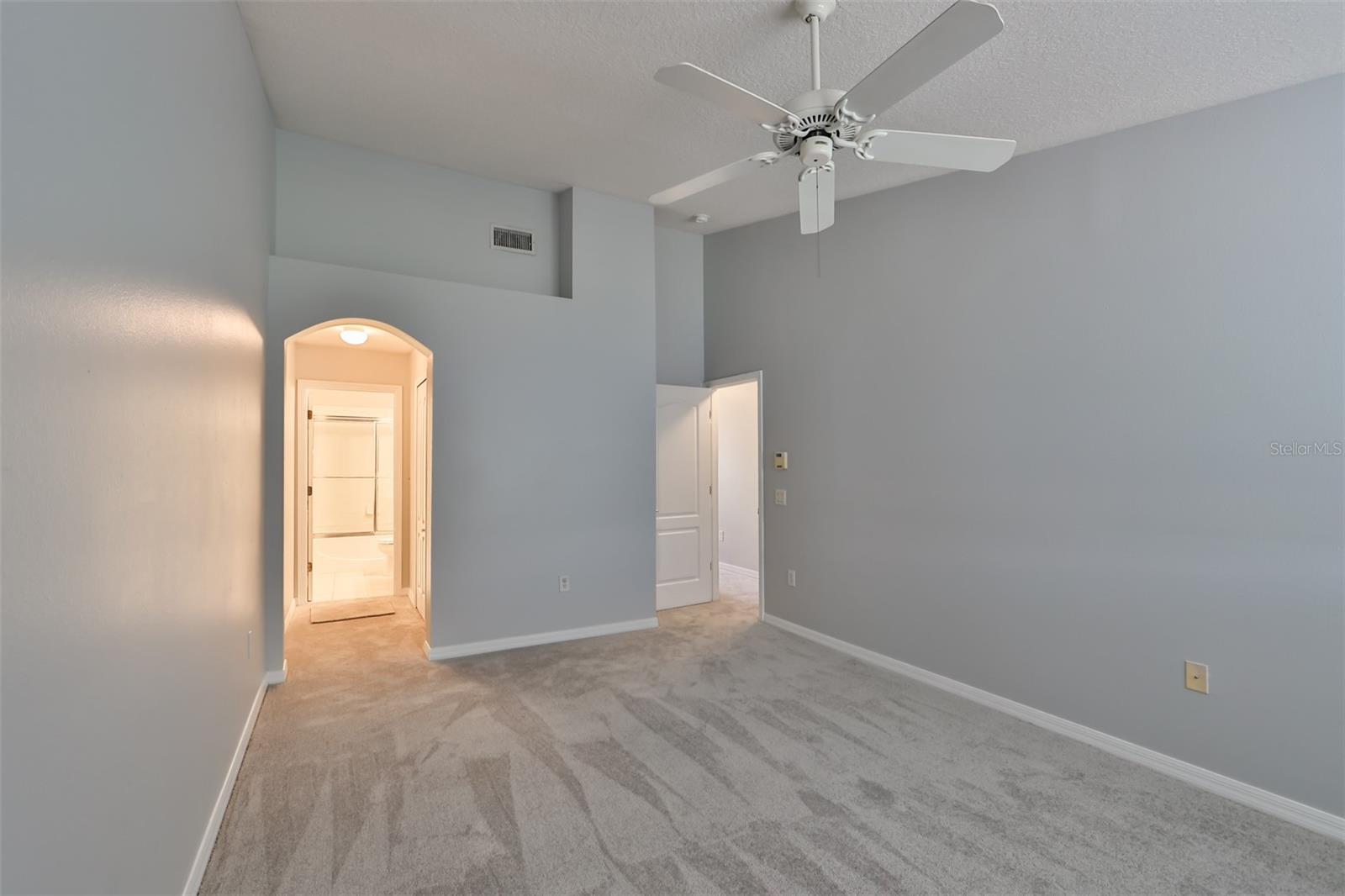 12938 KINGS CROSSING DR — photo 19