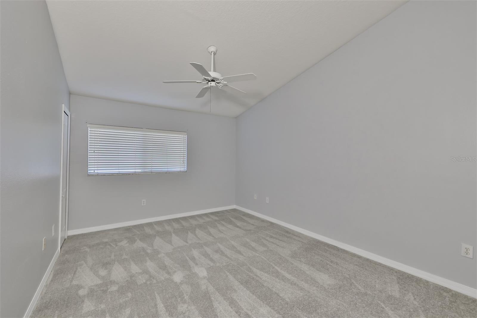 12938 KINGS CROSSING DR — photo 17