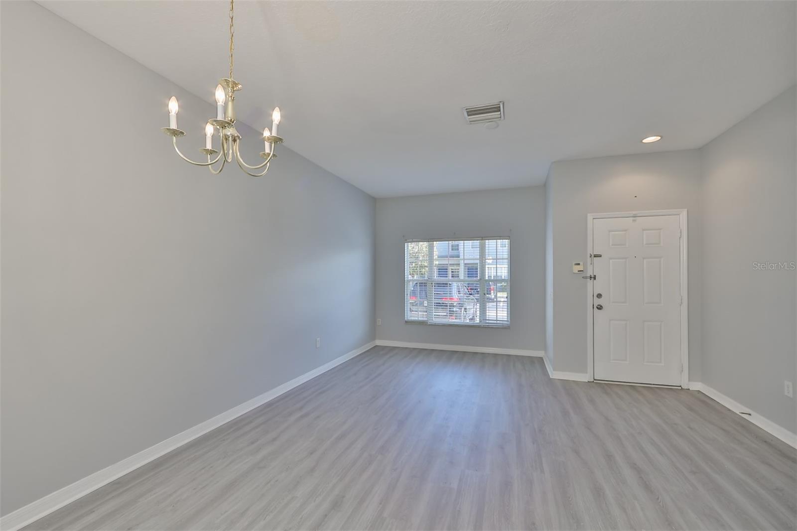 12938 KINGS CROSSING DR — photo 4