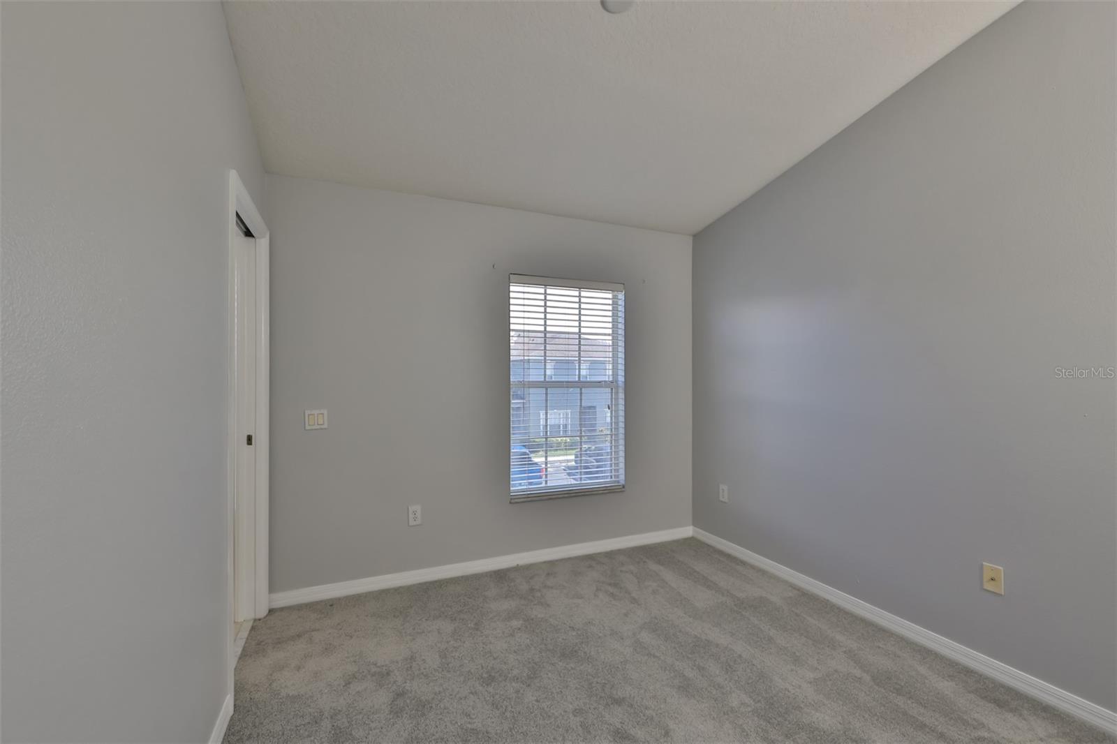 12938 KINGS CROSSING DR — photo 24