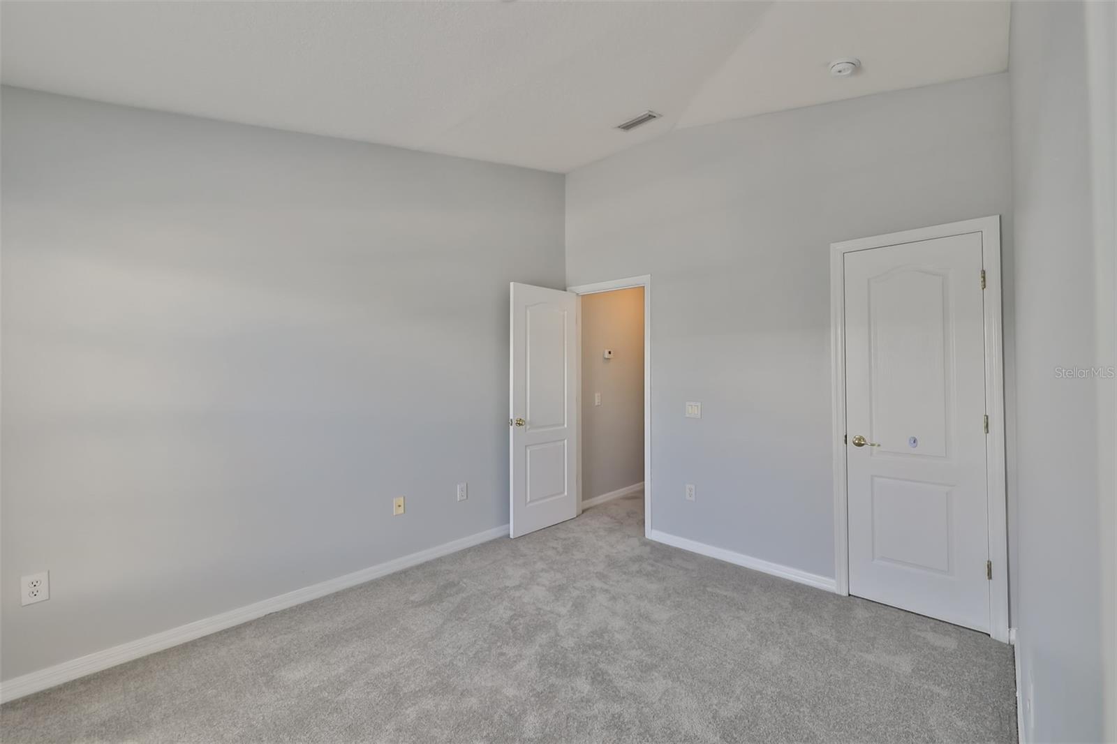 12938 KINGS CROSSING DR — photo 26
