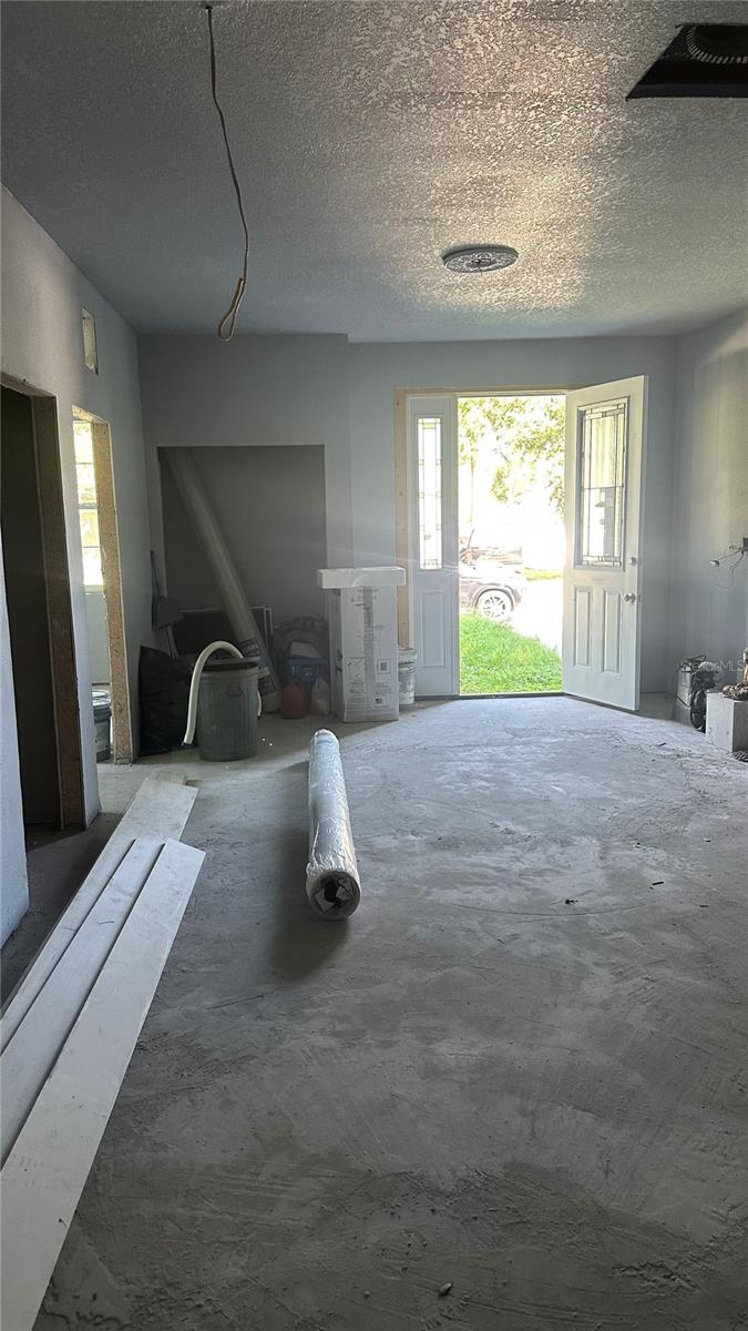 3605 E CARACAS ST — photo 2