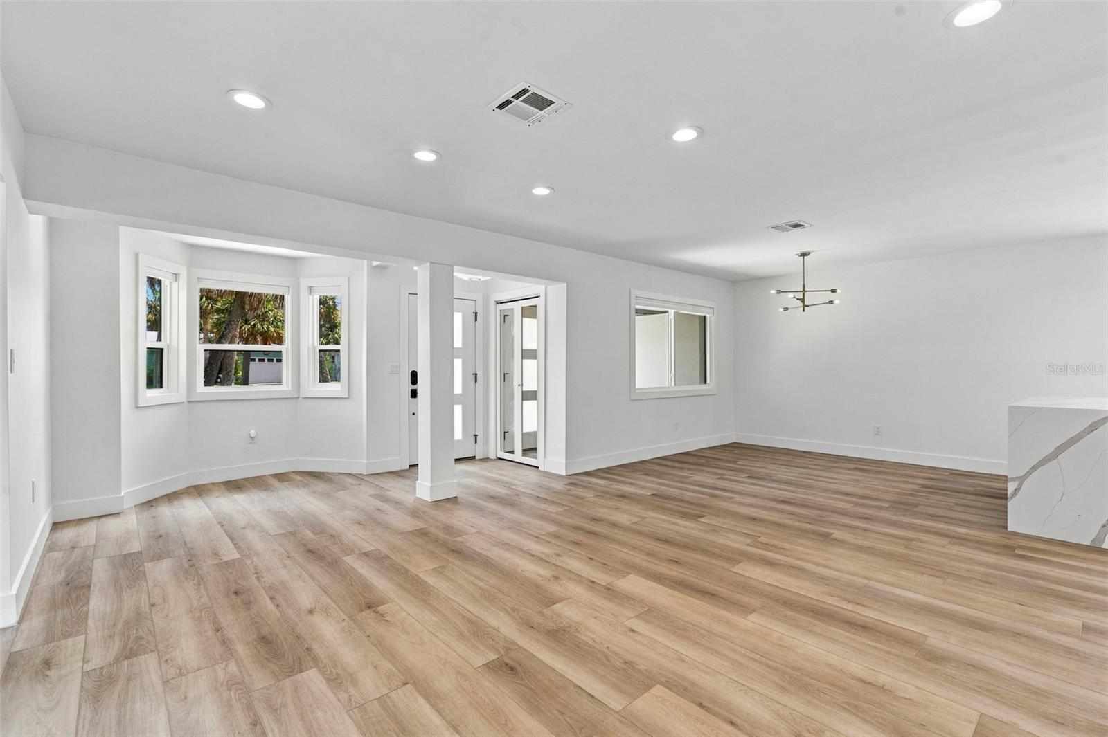 804 BRUCE AVE — photo 8