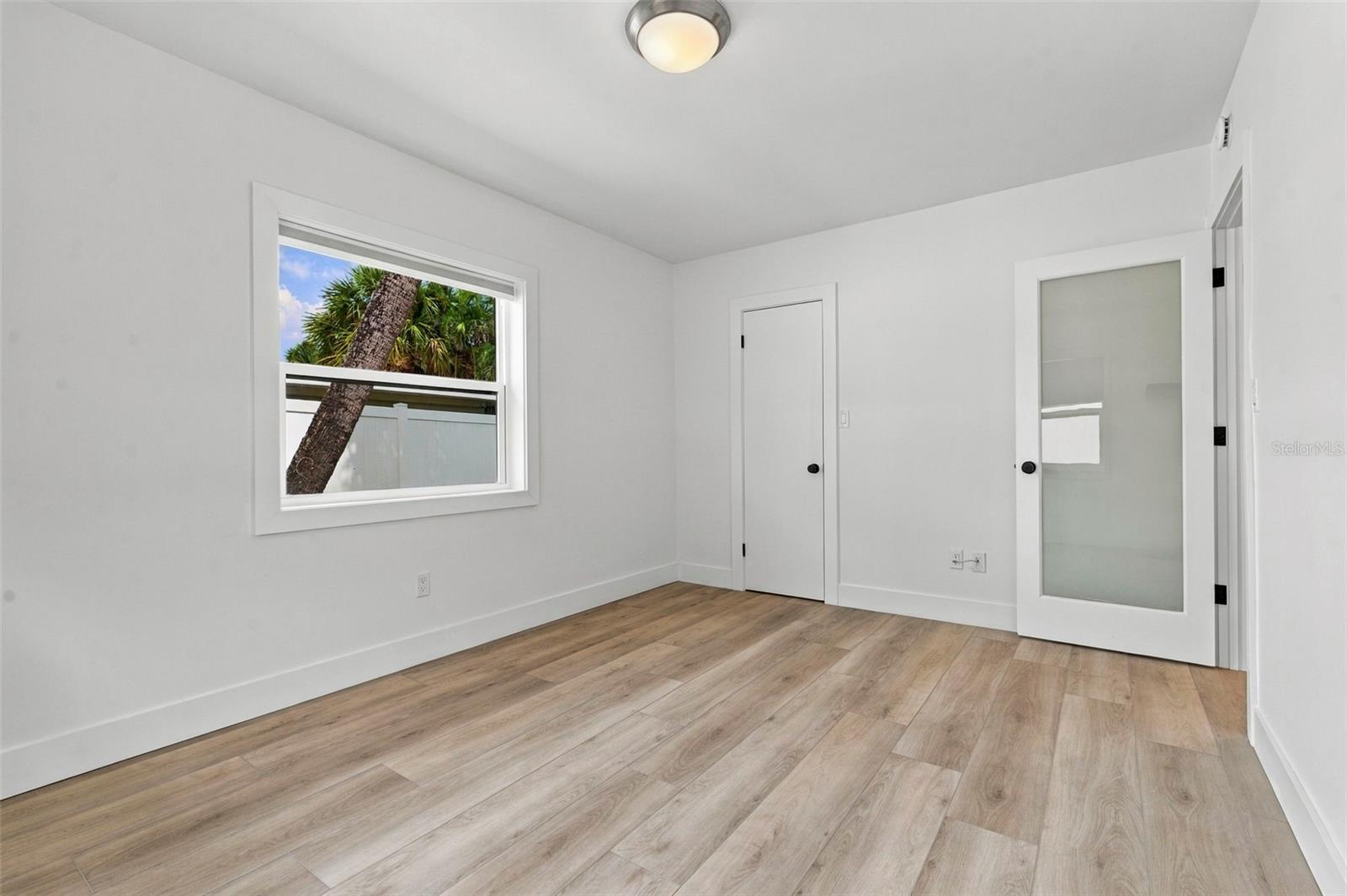 804 BRUCE AVE — photo 18