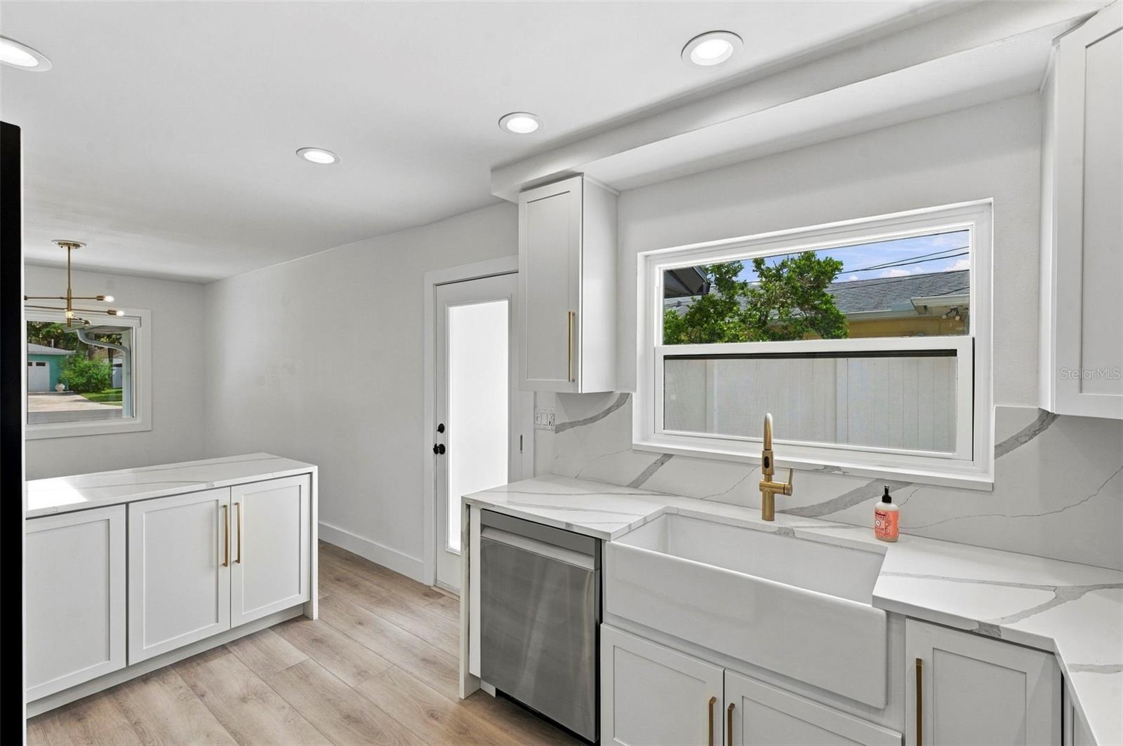 804 BRUCE AVE — photo 13