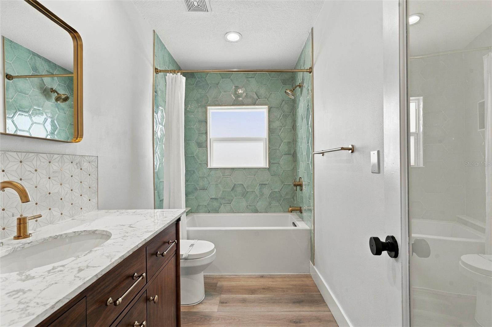 804 BRUCE AVE — photo 16