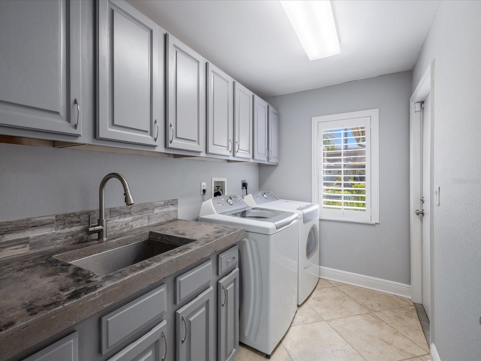10 WINDRUSH CT — photo 30