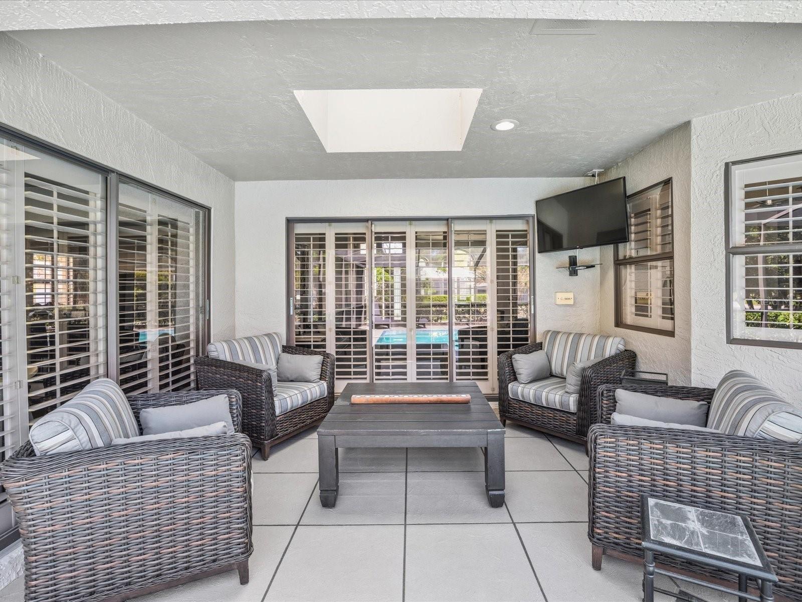 10 WINDRUSH CT — photo 42