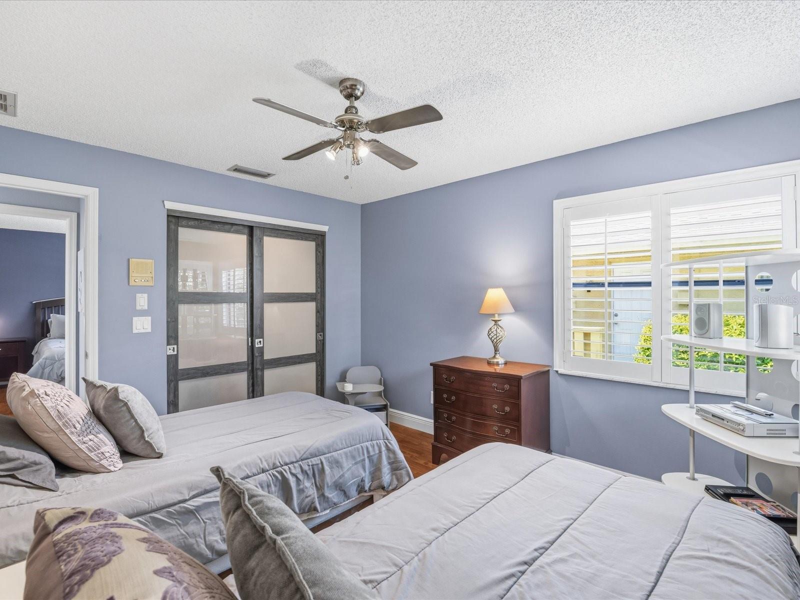 10 WINDRUSH CT — photo 35