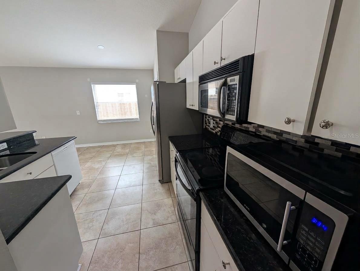 913 STALLION WAY — photo 3