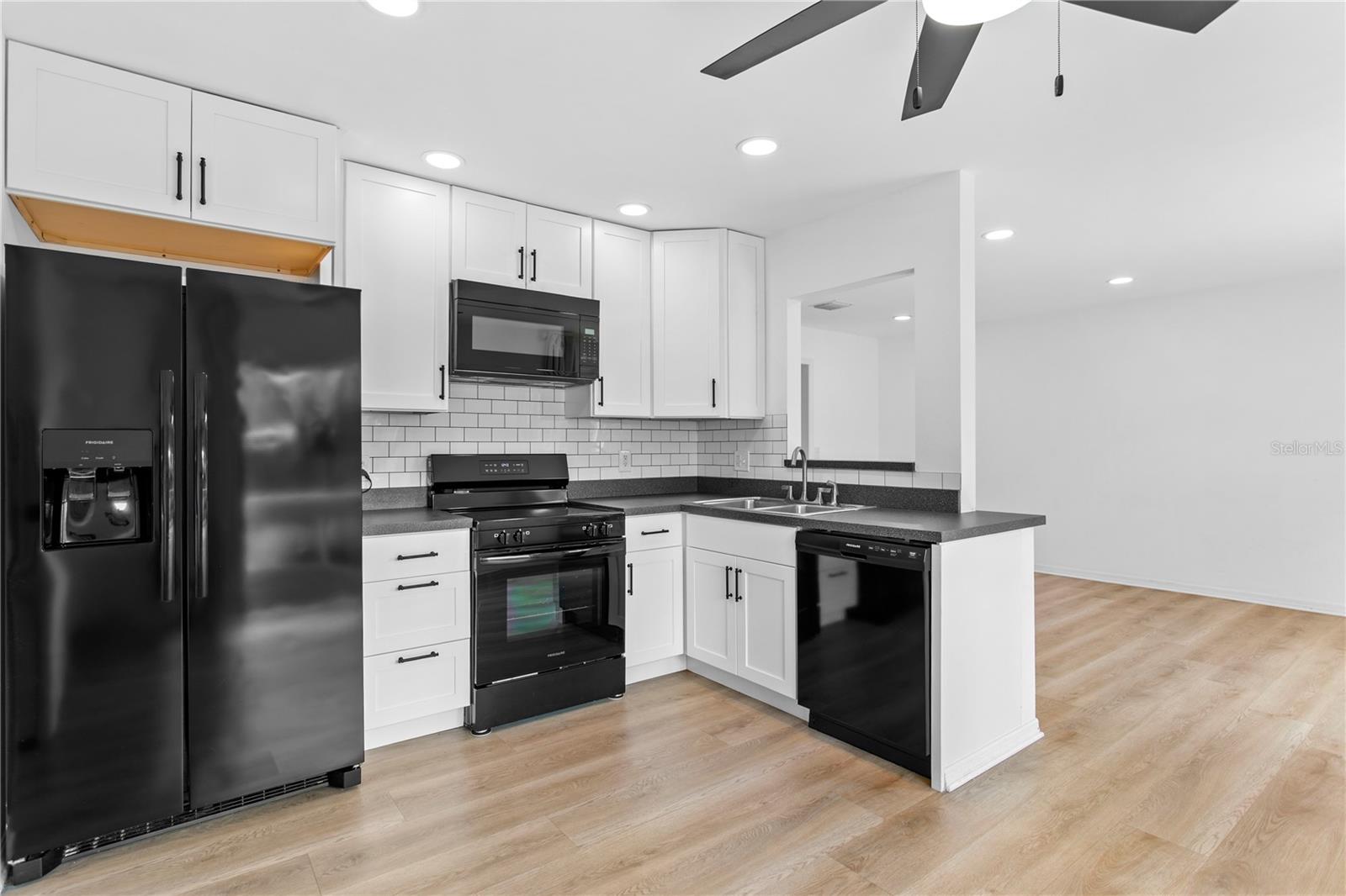4906 W SAN RAFAEL ST — photo 11