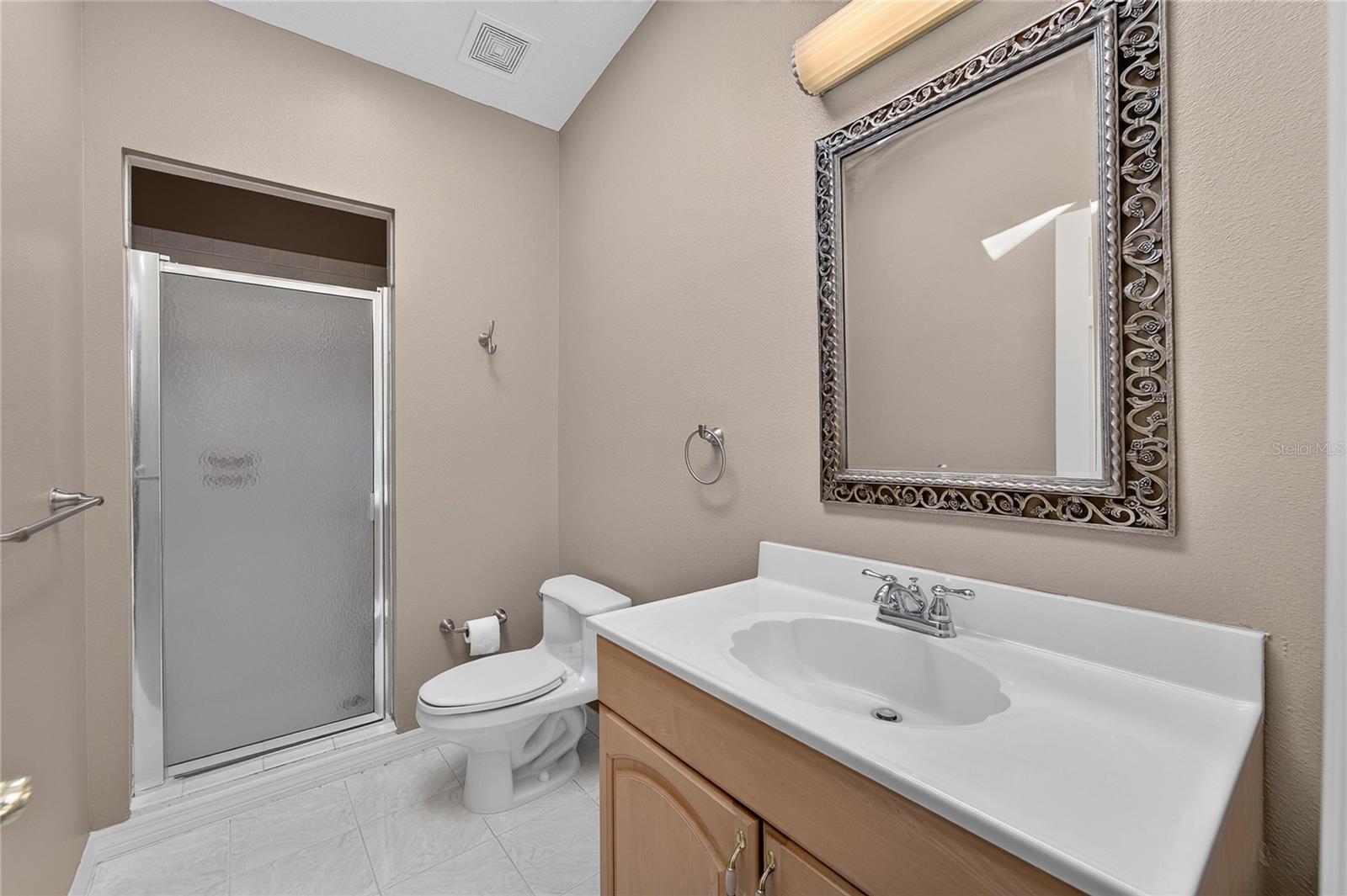 0 LINDENHURST DR — photo 38