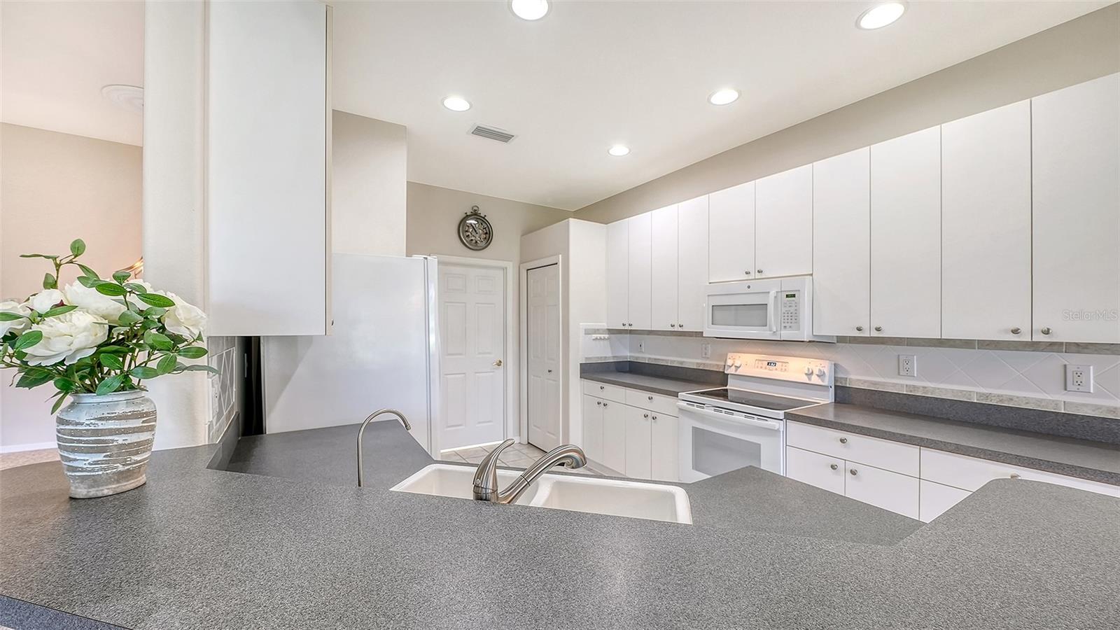 750 BACK NINE DR — photo 10