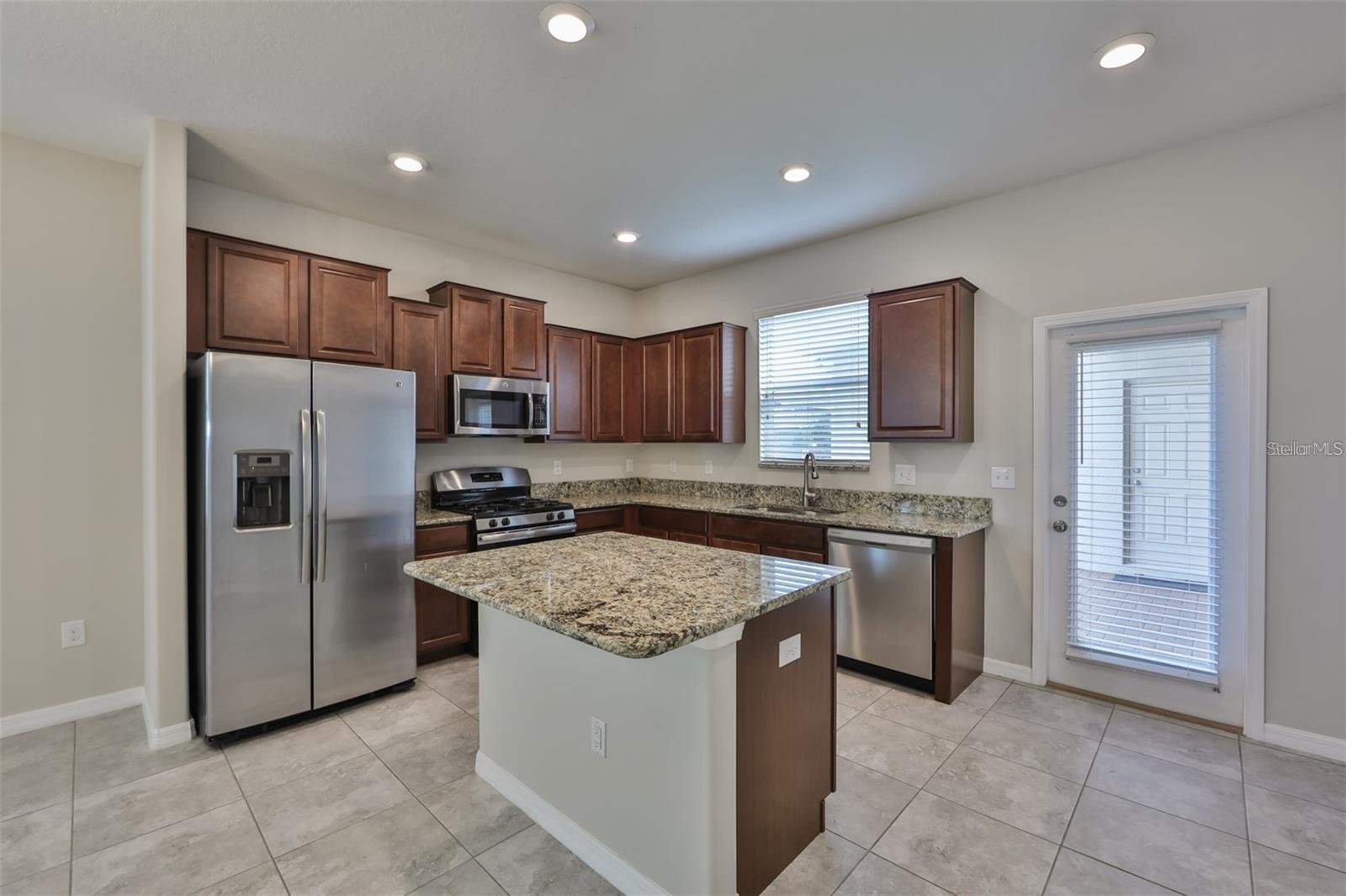 6309 SHORE VISTA PL — photo 3