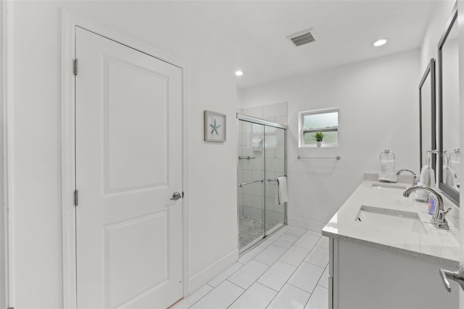3040 BELCHER RD — photo 23