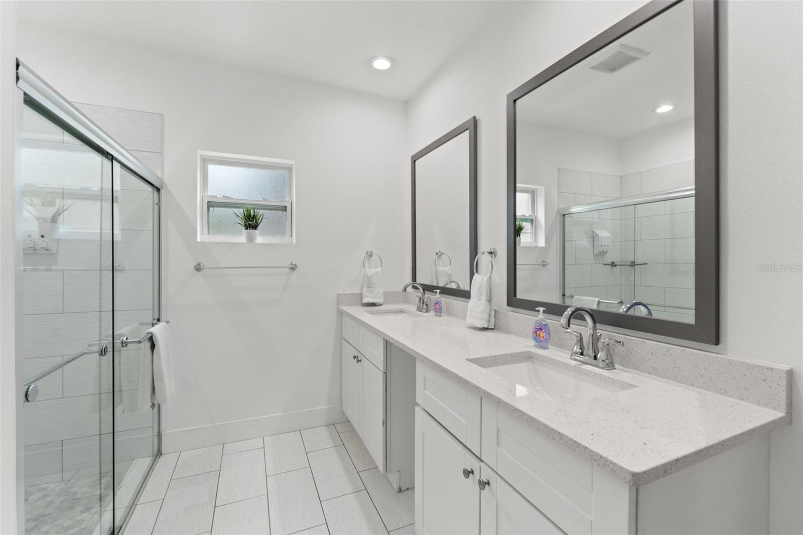 3040 BELCHER RD — photo 7