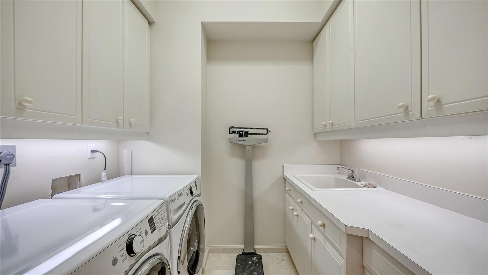 415 L AMBIANCE DR #PH-F — photo 48