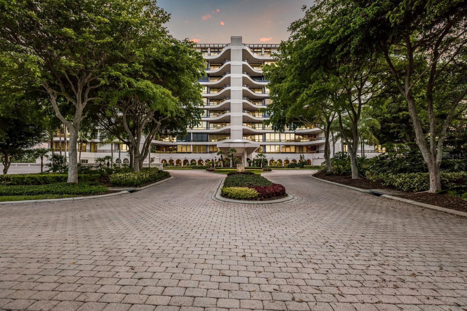 415 L AMBIANCE DR #PH-F — photo 2