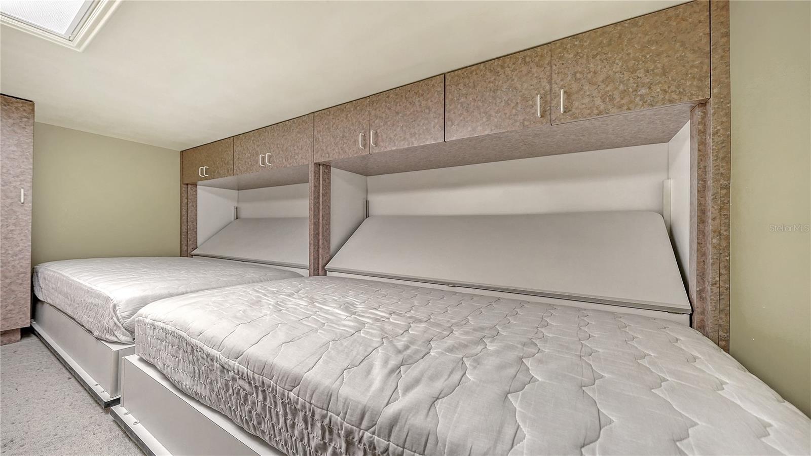 415 L AMBIANCE DR #PH-F — photo 39