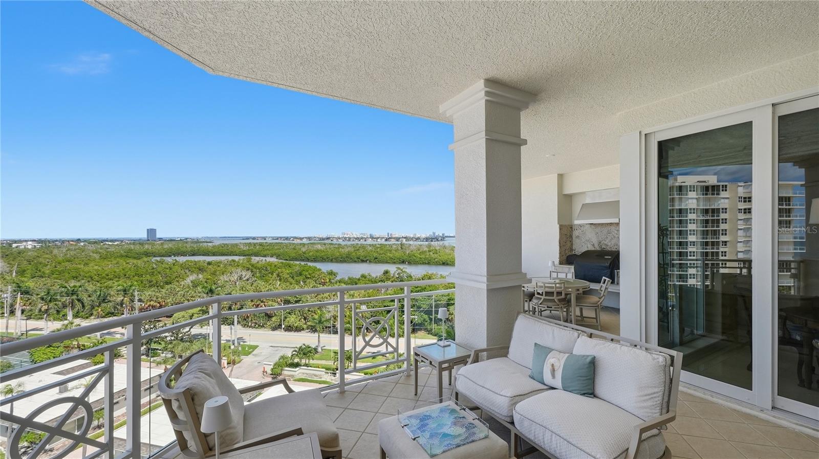 Home in SARASOTA — photo 13