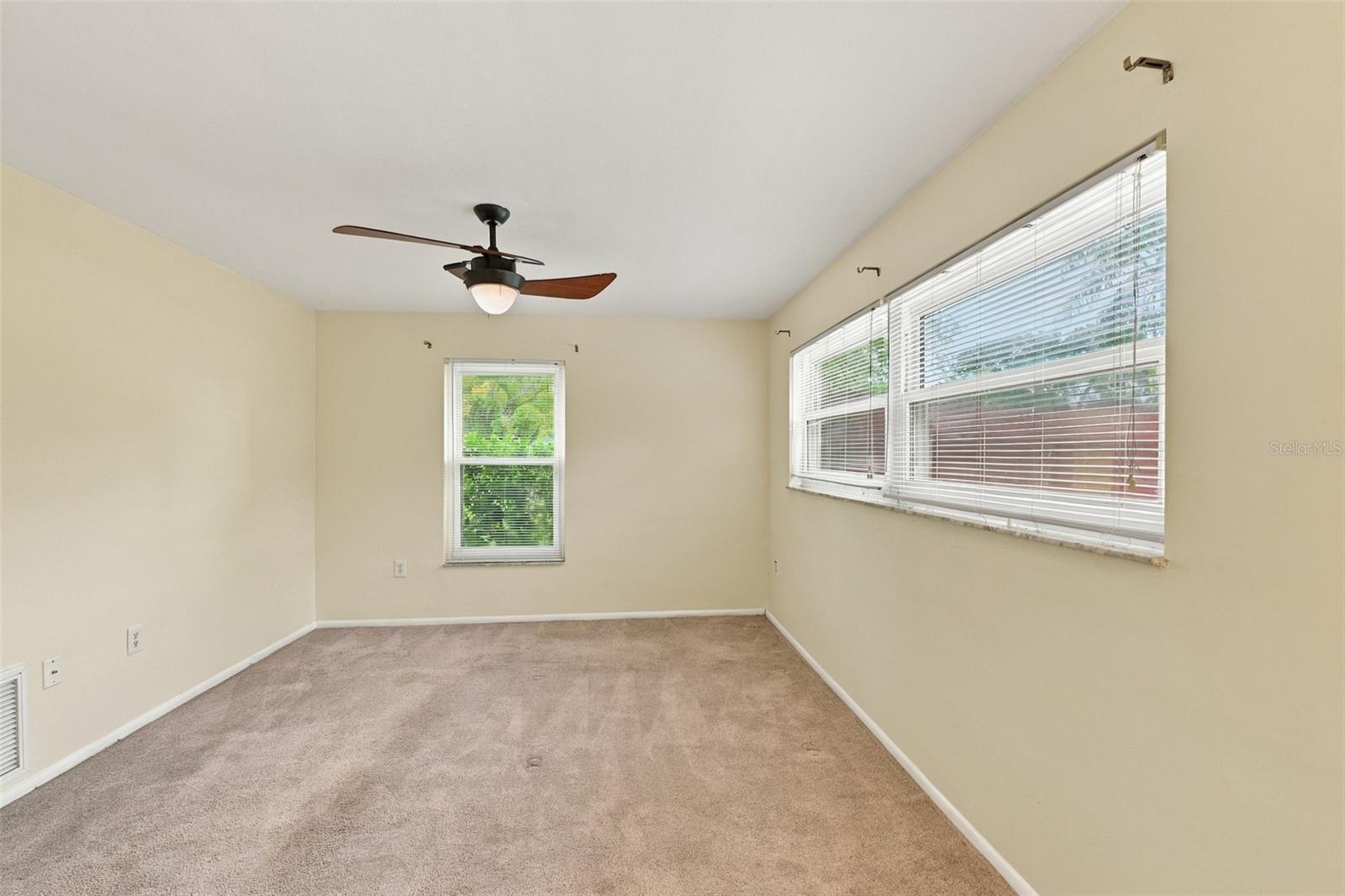 2368 SARAZEN DR — photo 31