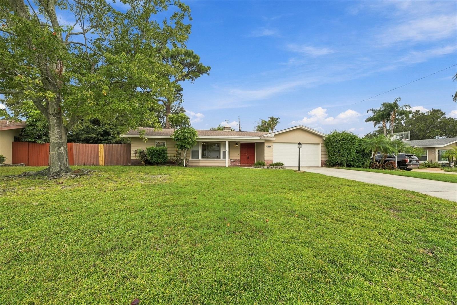 2368 SARAZEN DR — photo 3