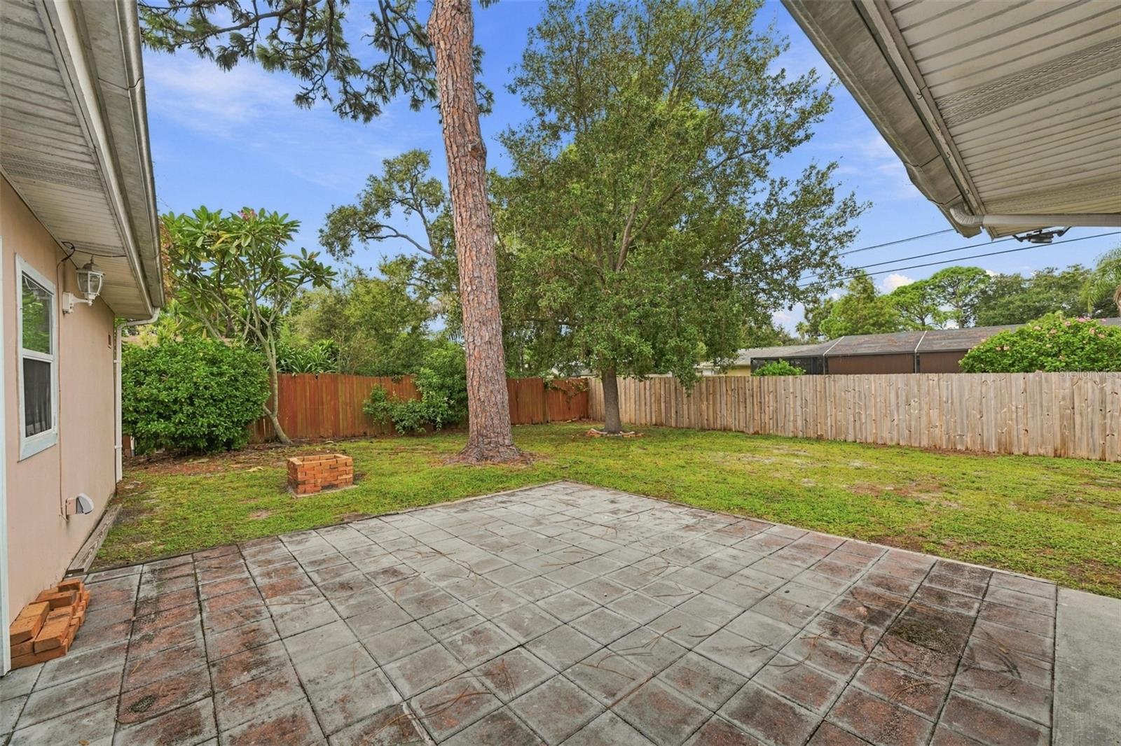 2368 SARAZEN DR — photo 10