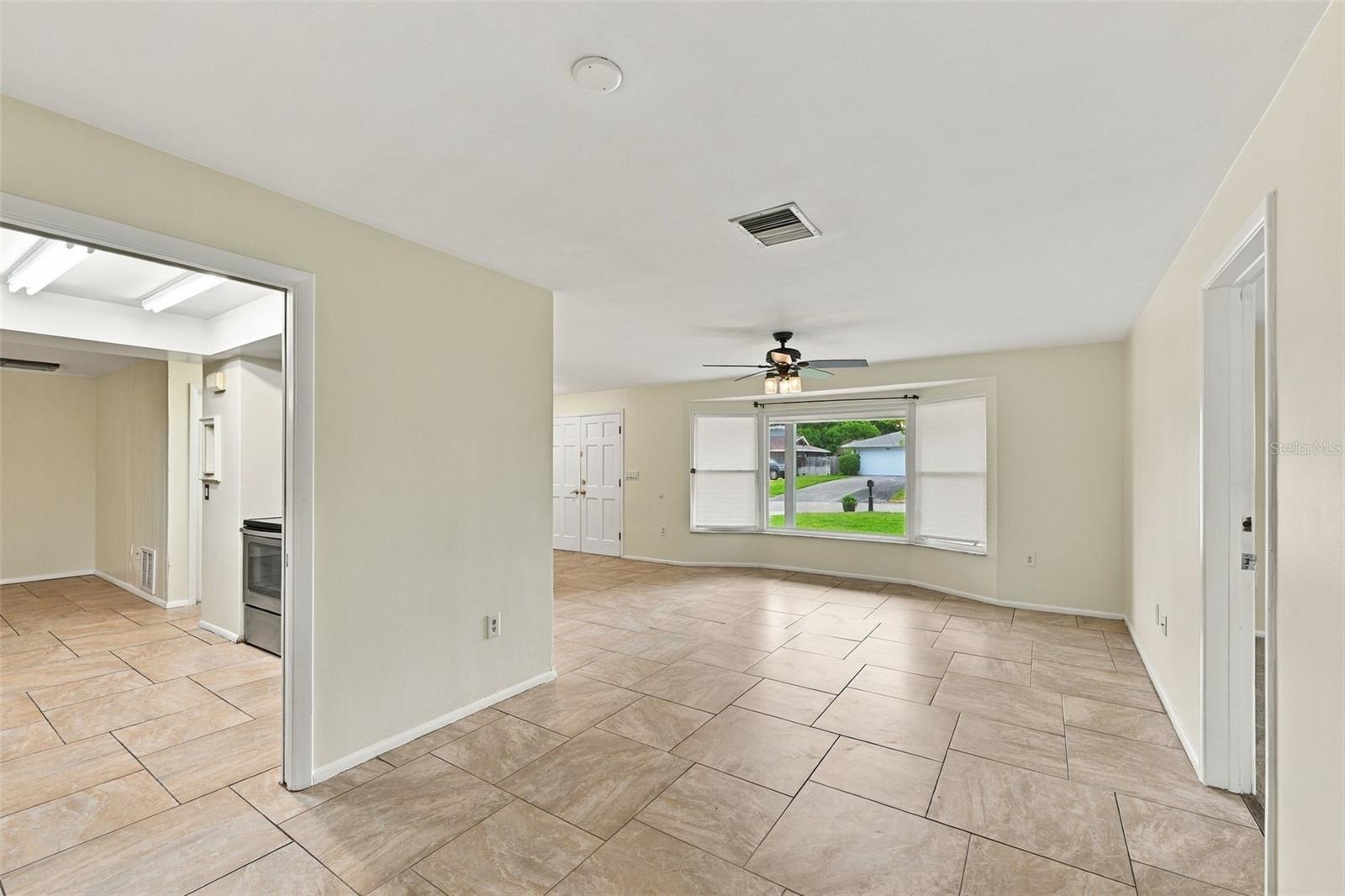 2368 SARAZEN DR — photo 21