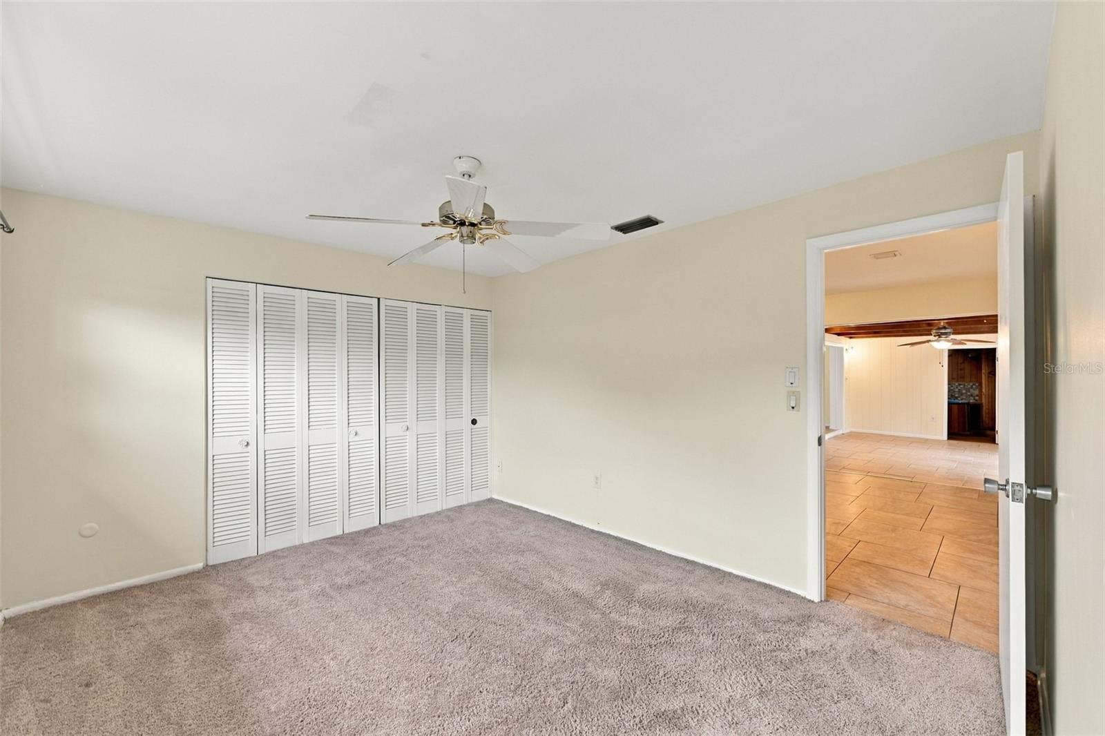 2368 SARAZEN DR — photo 34