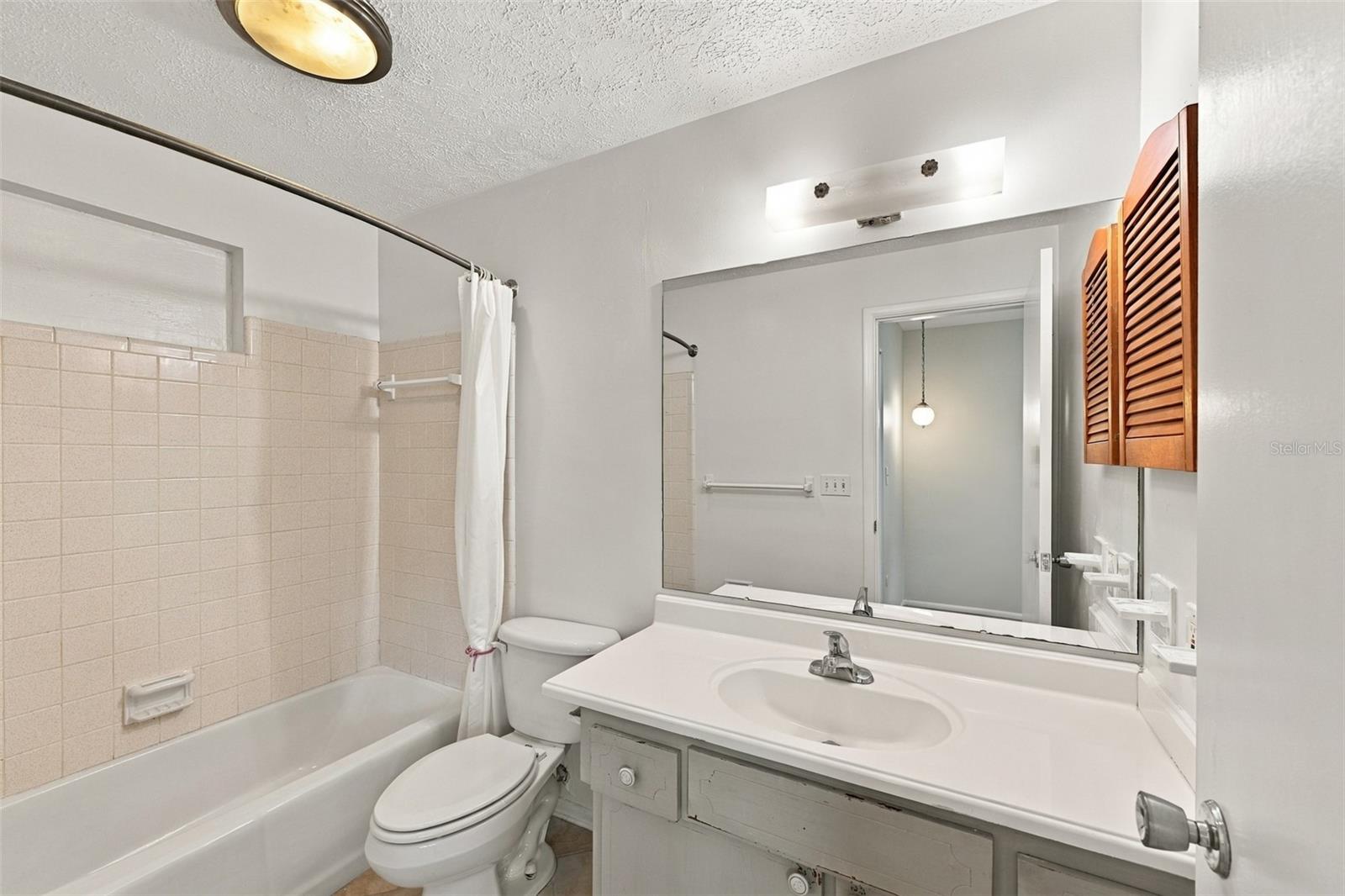2368 SARAZEN DR — photo 8