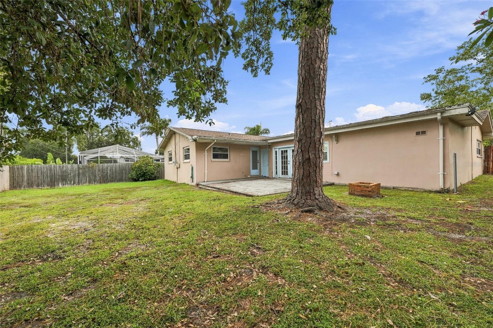 2368 SARAZEN DR — photo 42