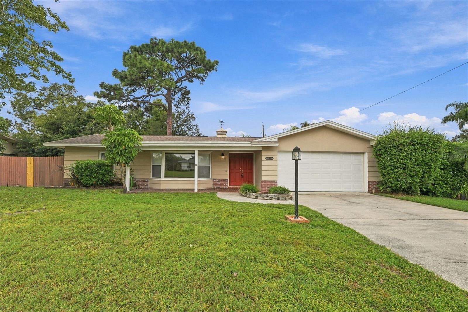 2368 SARAZEN DR — photo 2