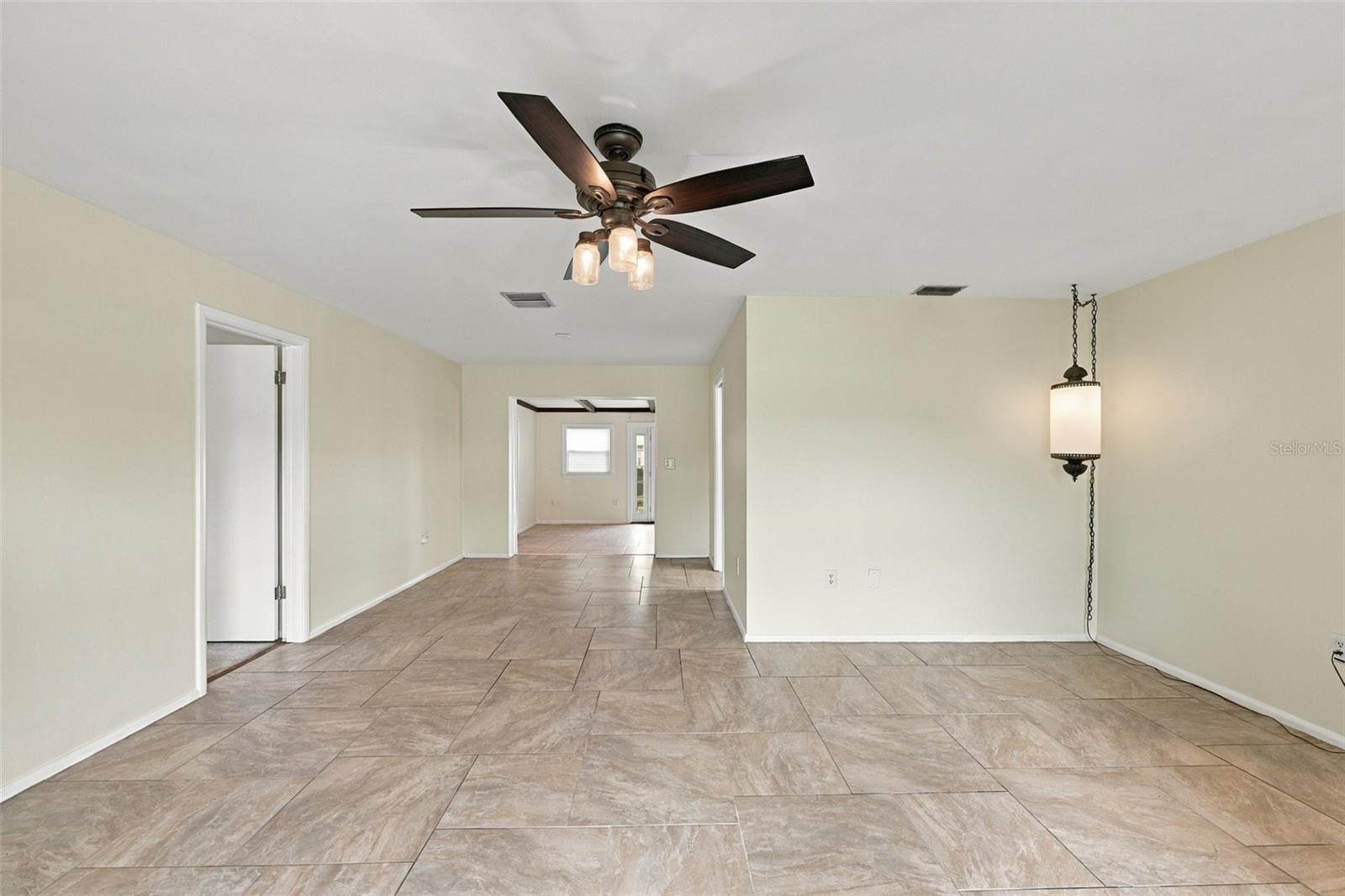 2368 SARAZEN DR — photo 18