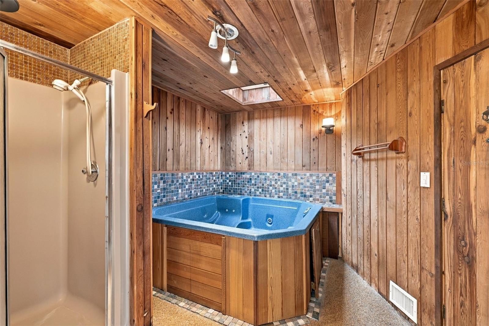 2368 SARAZEN DR — photo 30