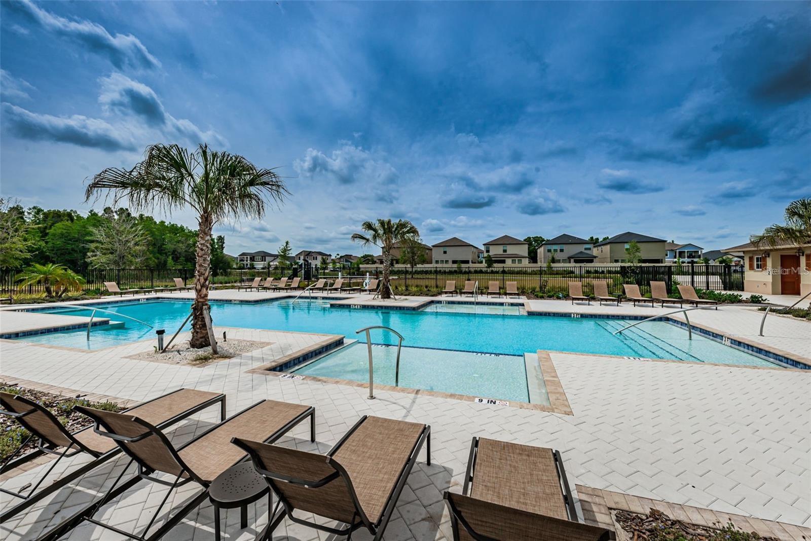 8327 CRESCENT OAKS DR — photo 14