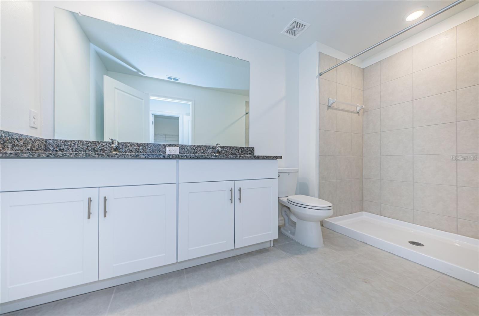 8327 CRESCENT OAKS DR — photo 9