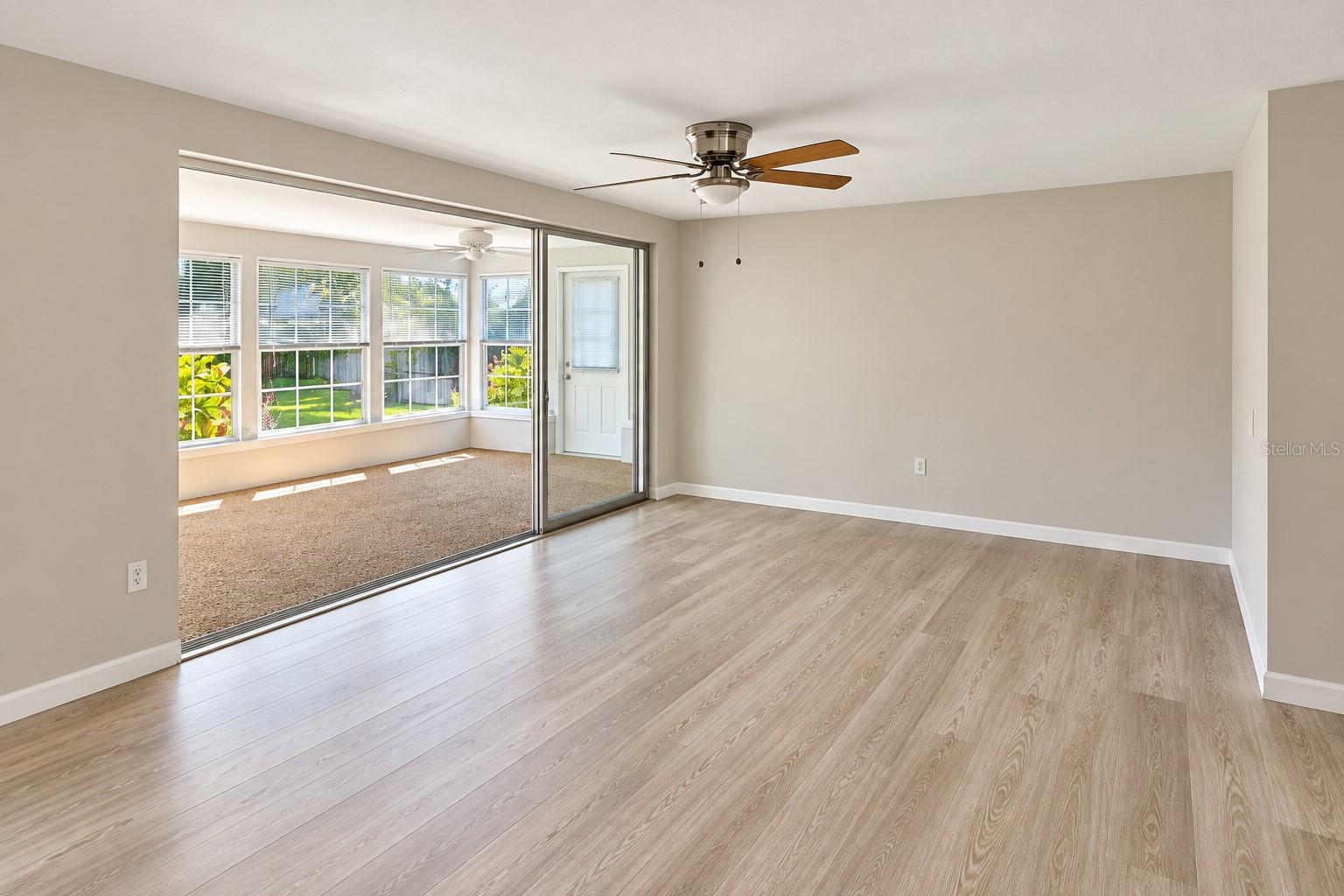 6631 GLADES WAY — photo 4