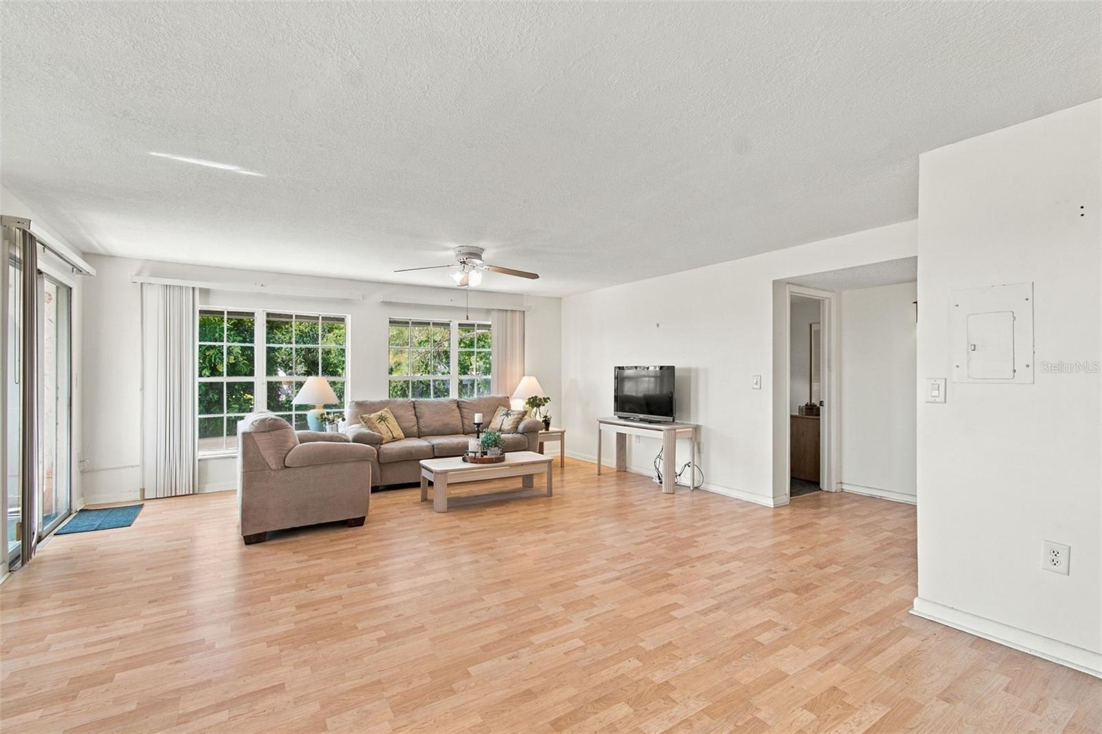 210 N BAYSHORE BLVD #207 — photo 17