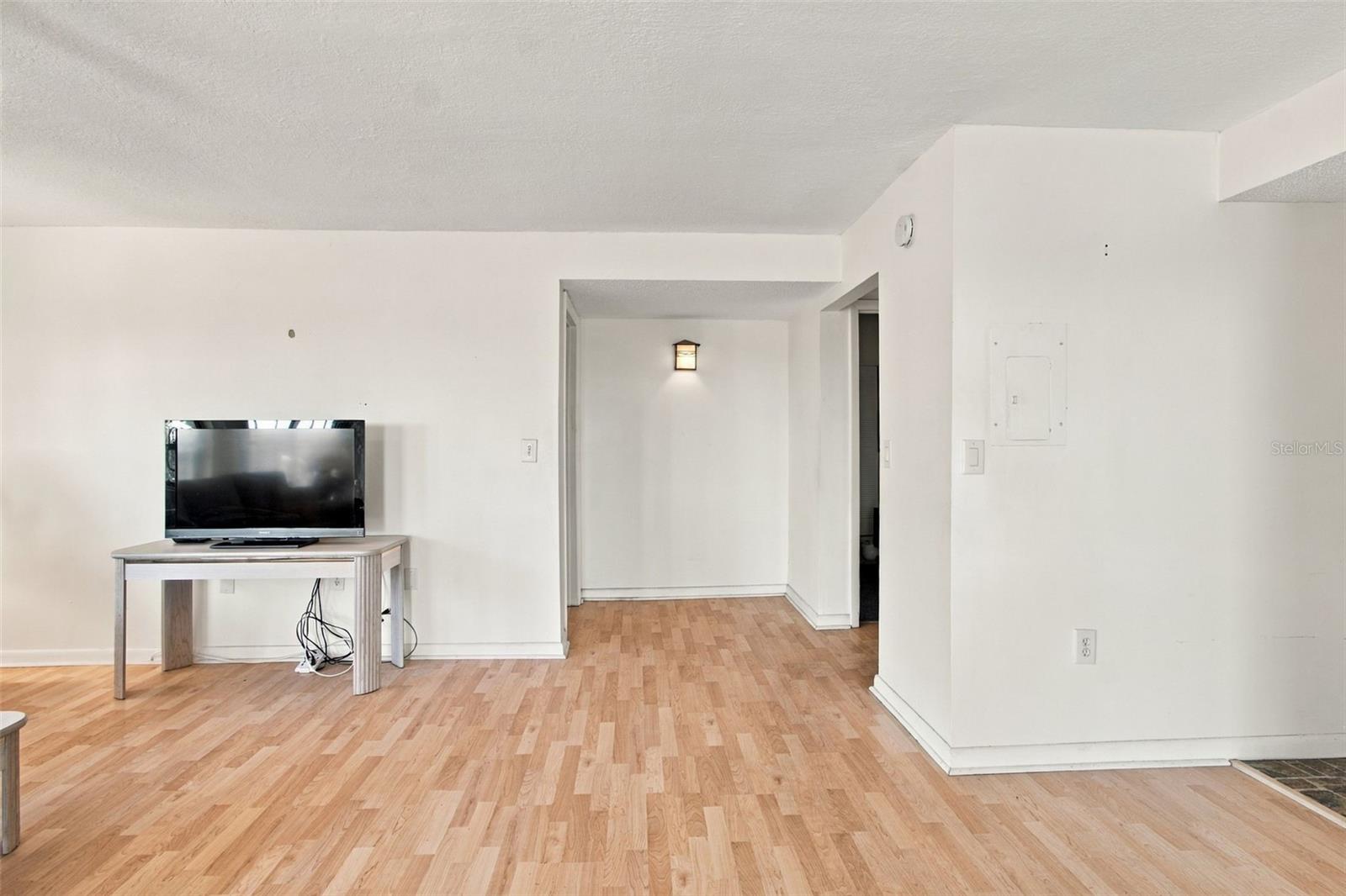 210 N BAYSHORE BLVD #207 — photo 28