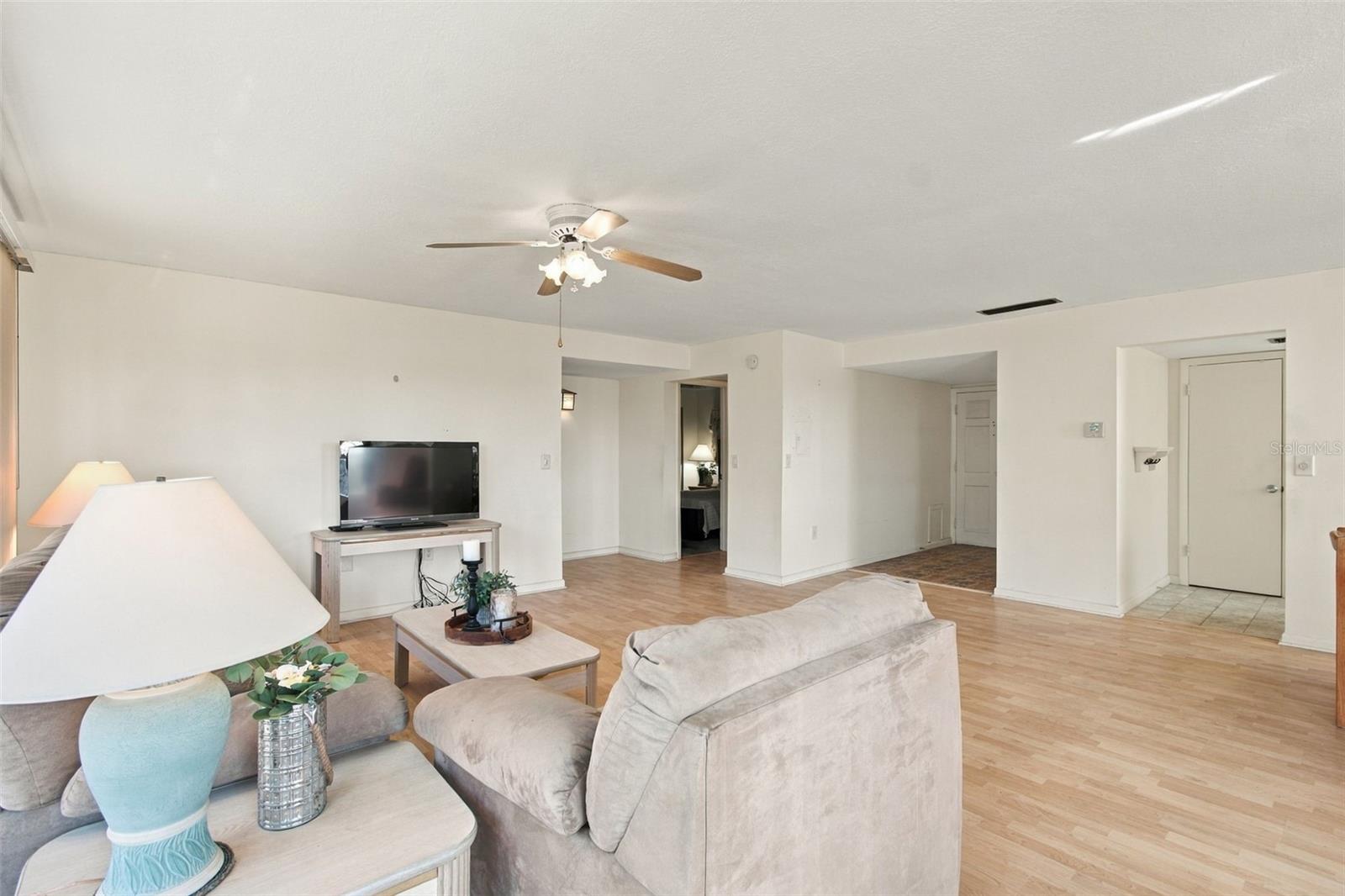 210 N BAYSHORE BLVD #207 — photo 19