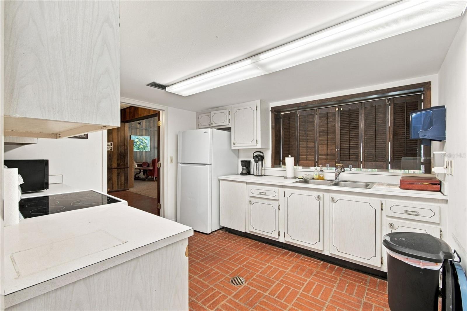 210 N BAYSHORE BLVD #207 — photo 65