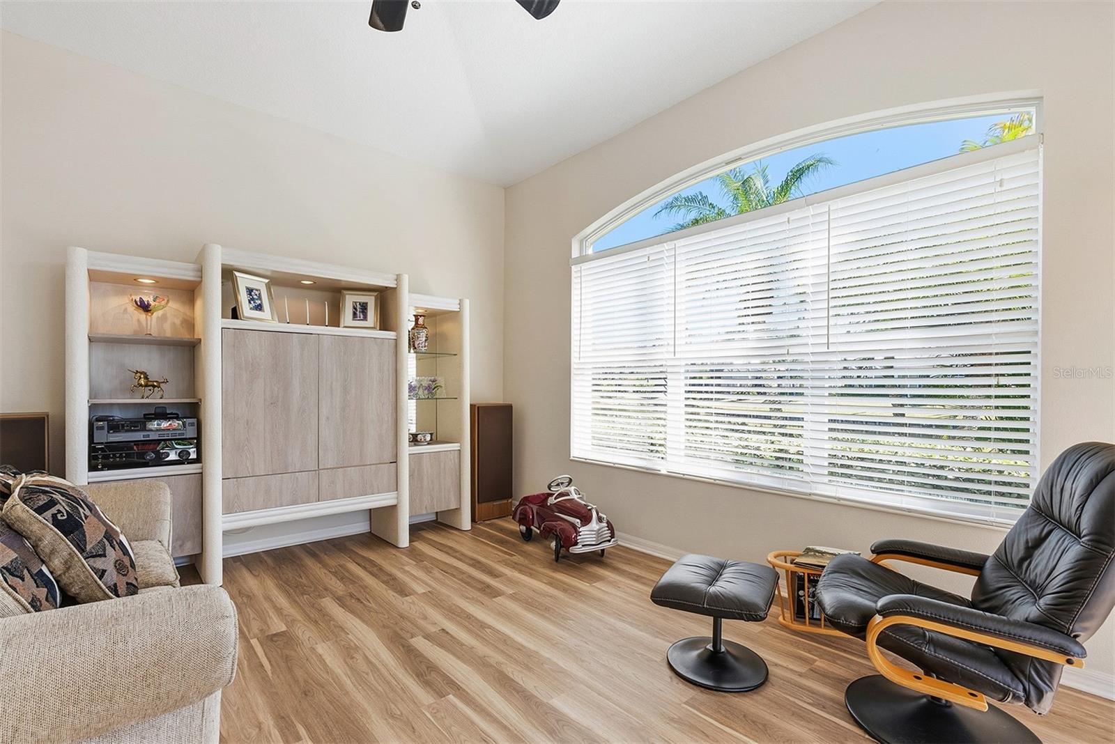 7311 WESTMINSTER CT — photo 40